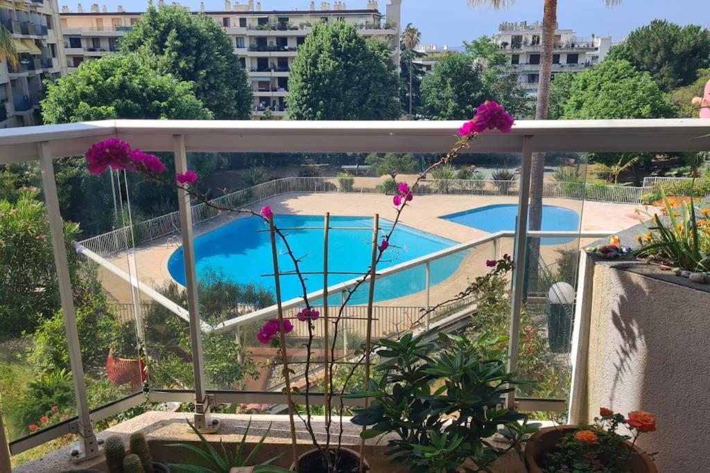 Appartement Vue Mer Sur Les Hauteurs De Nice Exterior foto